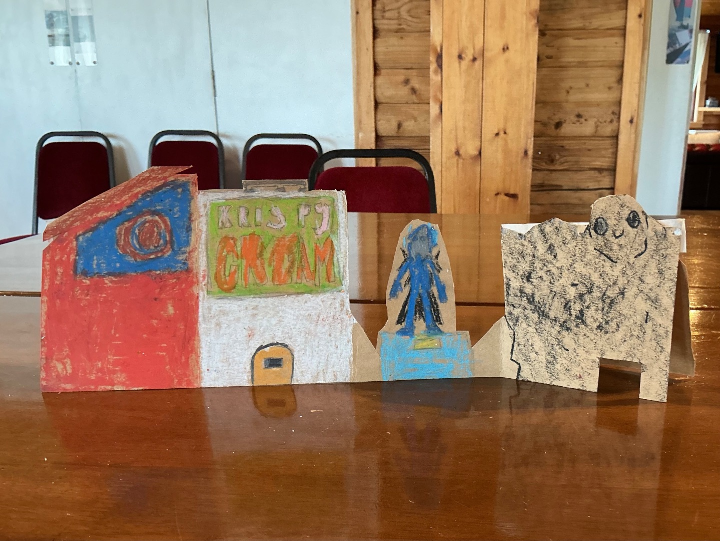 Hundertwasser Cityscape, Kids Club